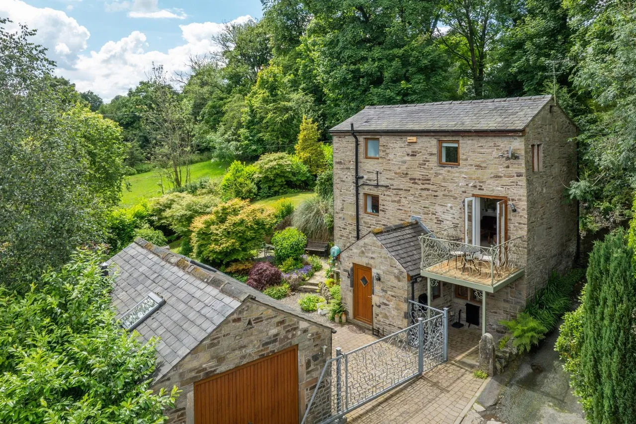 3 bed house for sale — Lee Brook Road, Rossendale, BB4 8JF