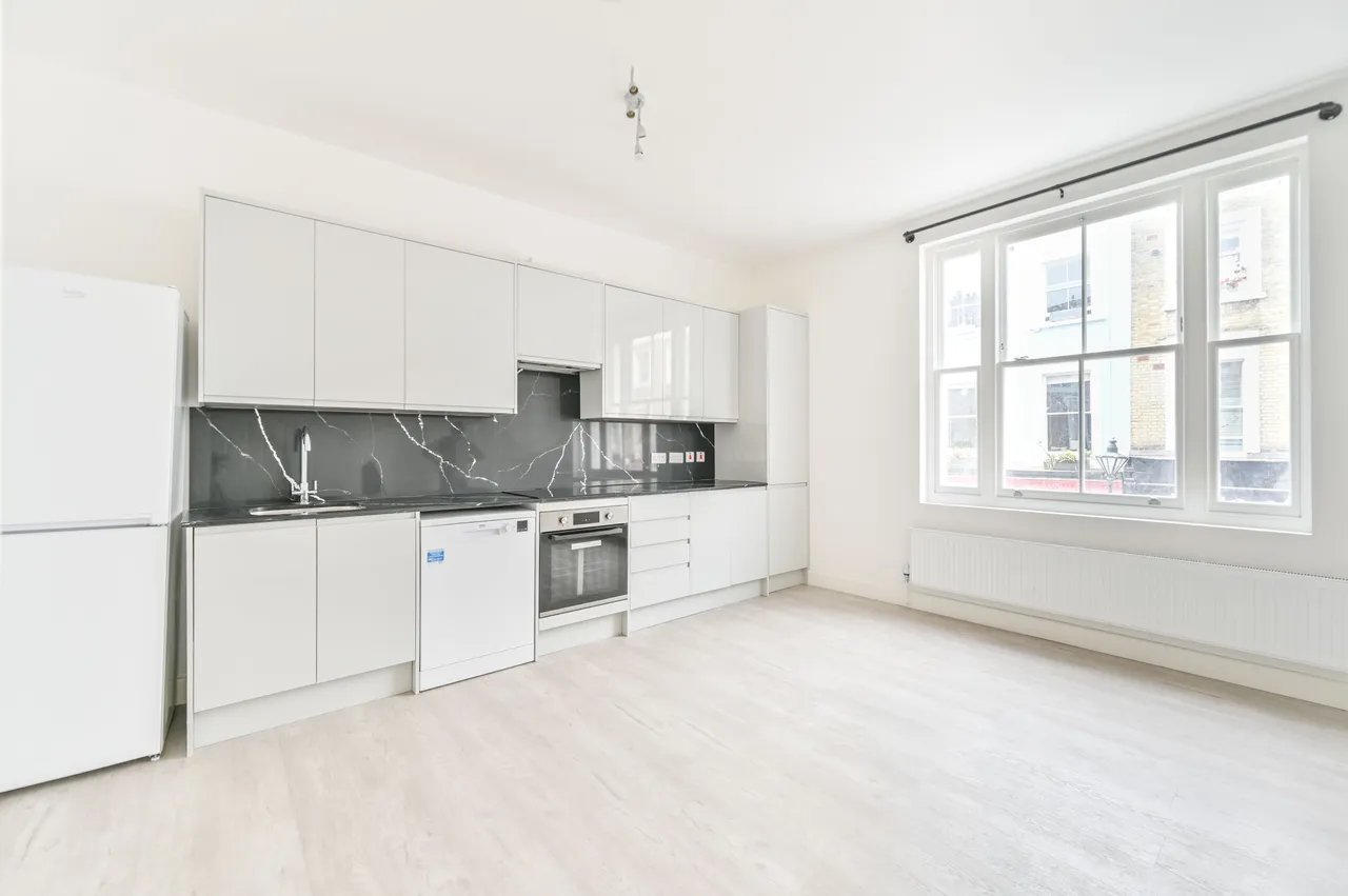 2 bed flat to rent, Portobello Road, W11