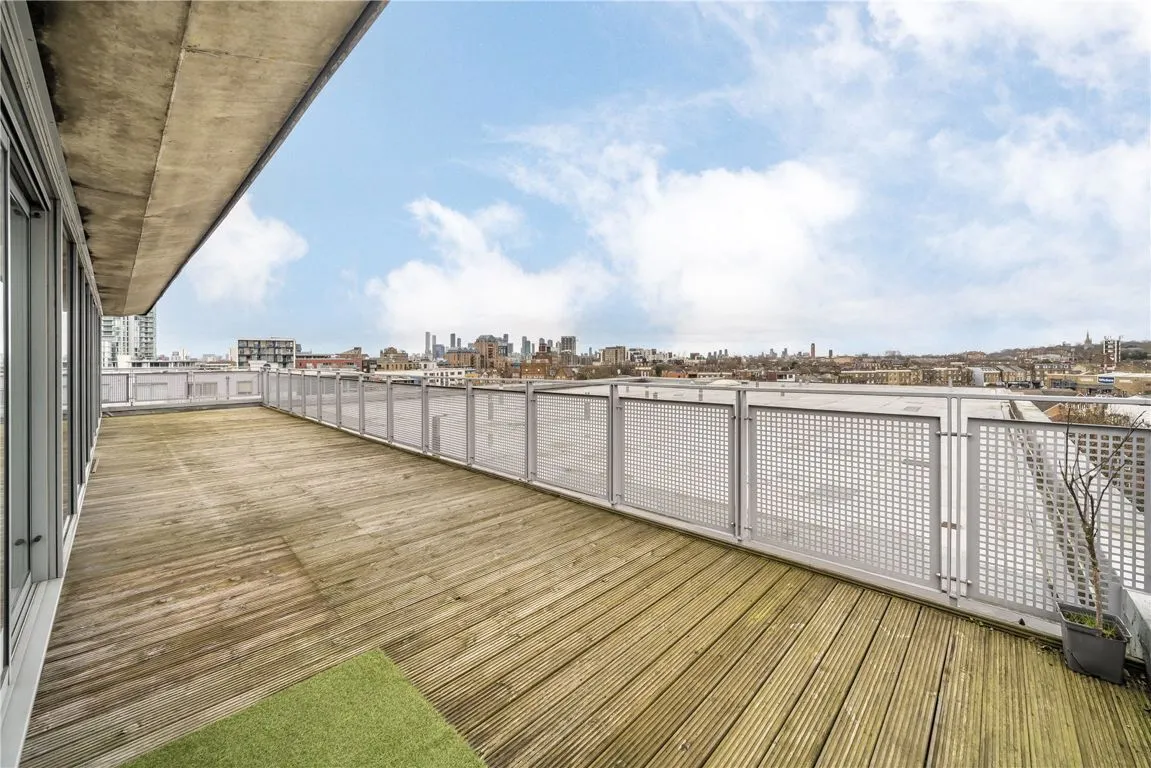 Alaska Building, Deptford Bridge, photo 3