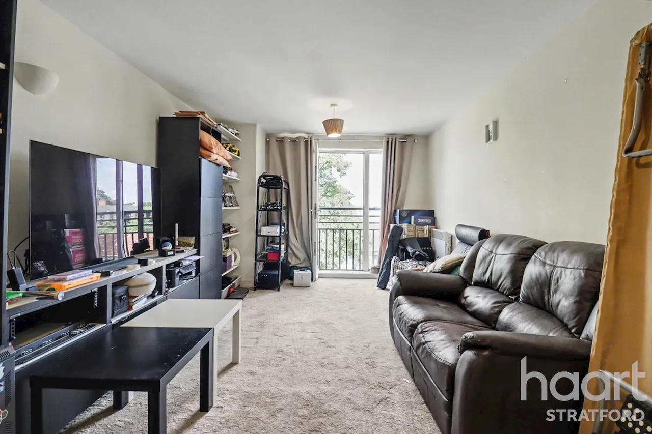 Windmill Lane, London, E15, photo 6
