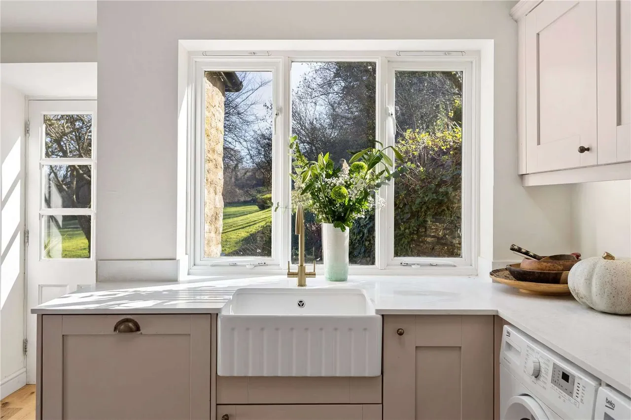 Tetbury Lane, Nailsworth, Stroud, Gloucestershire, GL6 0QP, photo 8