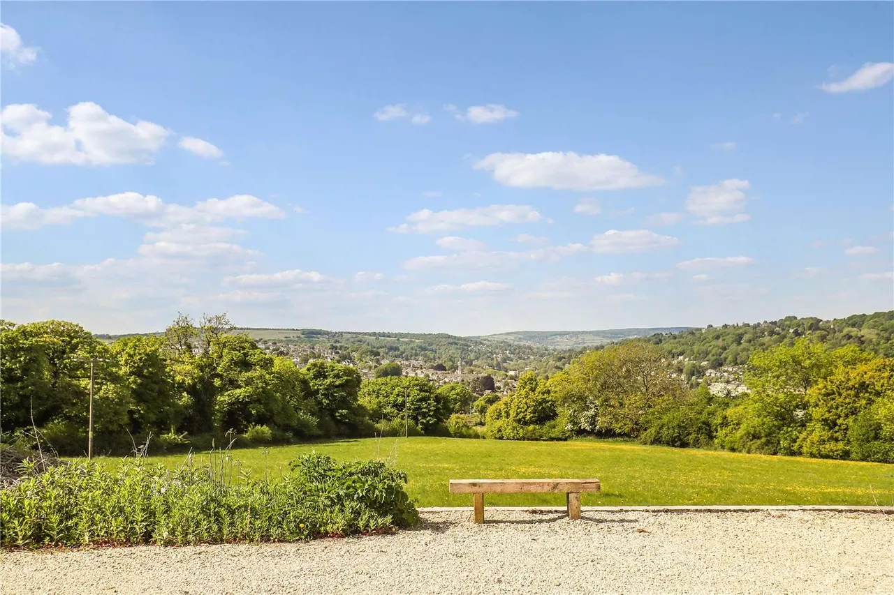 Tetbury Lane, Nailsworth, Stroud, Gloucestershire, GL6 0QP, photo 2