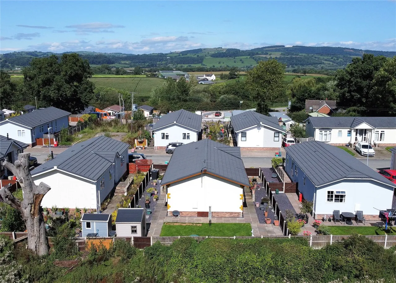 Forden, Welshpool, Powys, SY21 8FA, photo 15