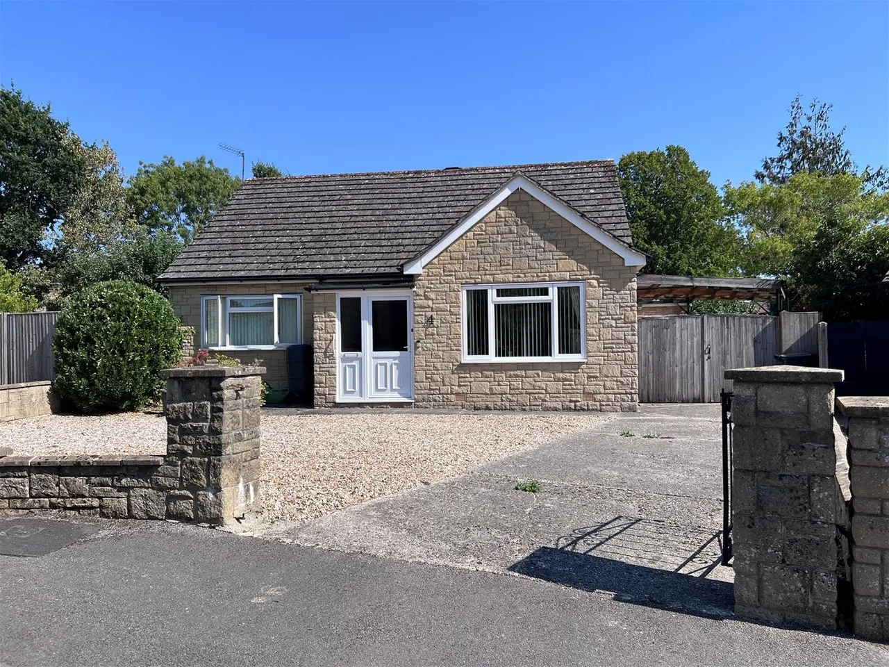 3 bed property for sale — Barnaby Mead, Gillingham, Dorset SP8 4AL
