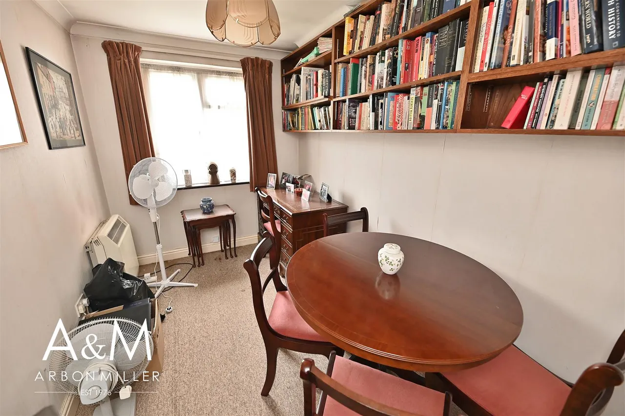 Castleview Gardens, 120, Castleview Gardens, Ilford, Essex, IG13QA, photo 7