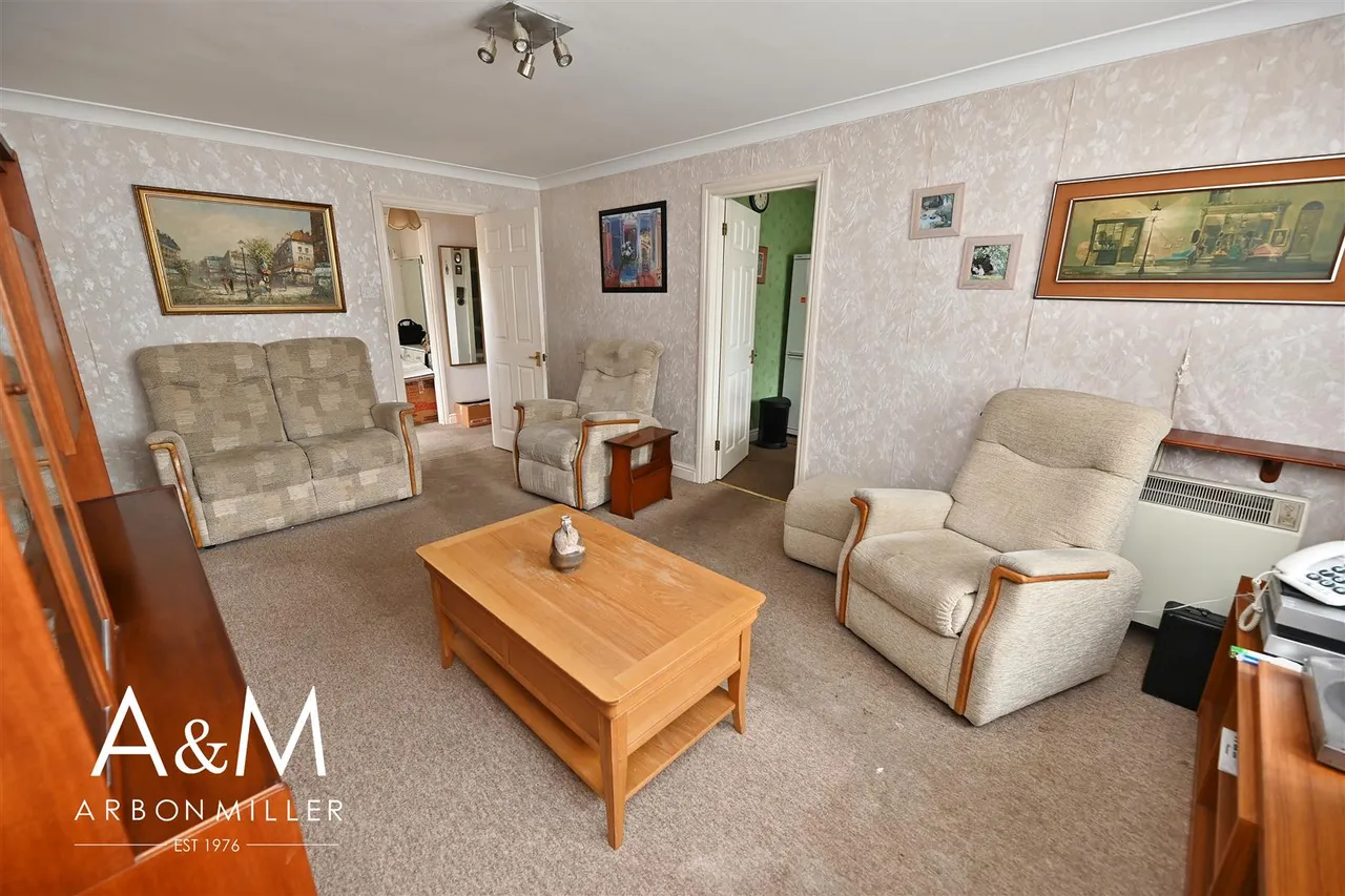 Castleview Gardens, 120, Castleview Gardens, Ilford, Essex, IG13QA, photo 4