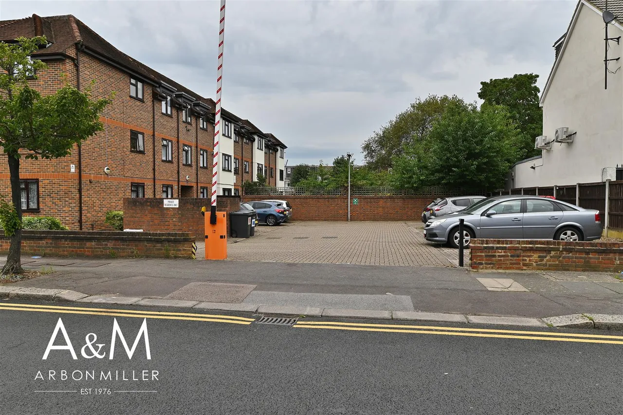 Castleview Gardens, 120, Castleview Gardens, Ilford, Essex, IG13QA, photo 13
