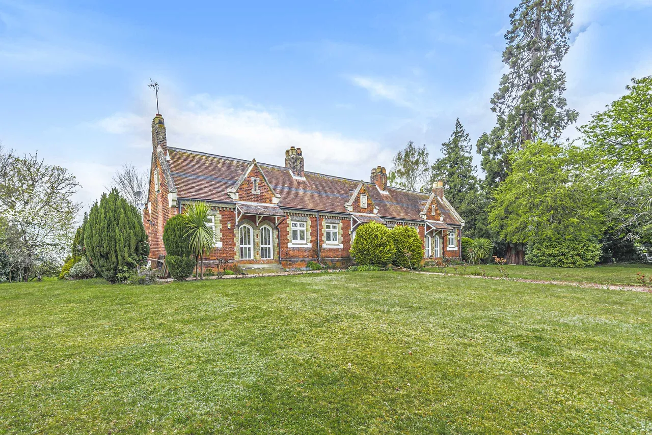 5 bed house for sale — Summerhouse Lane, Aldenham, Hertfordshire, WD25 8DU