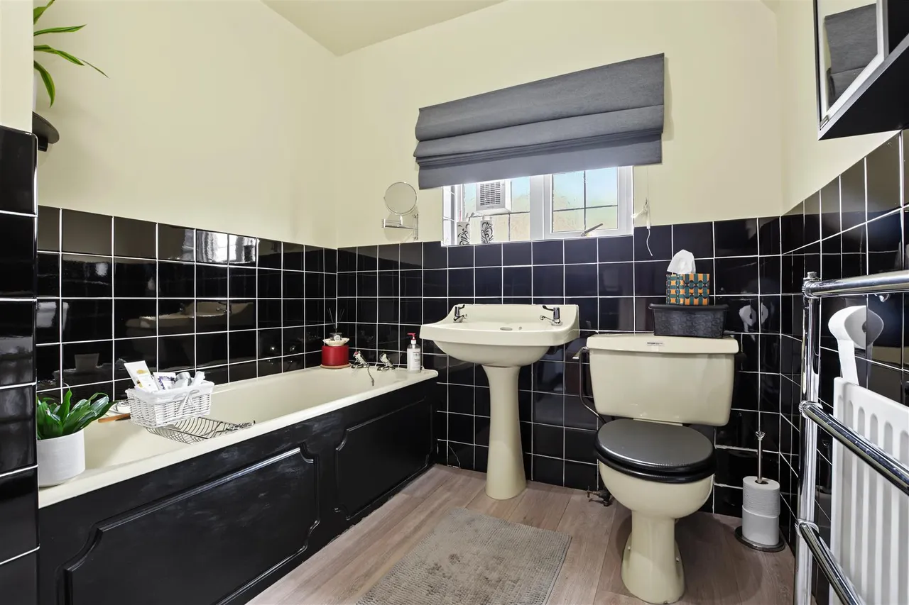 Surgeys Lane, Arnold, NG5, photo 8