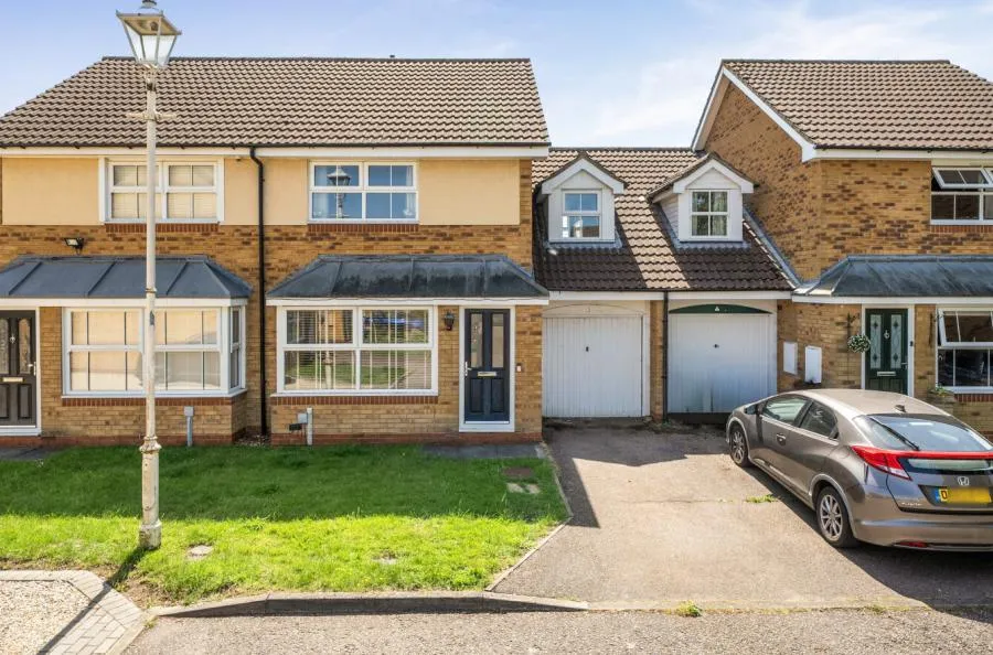 3 bed house for sale, Puffin Way, Aylesbury, HP19