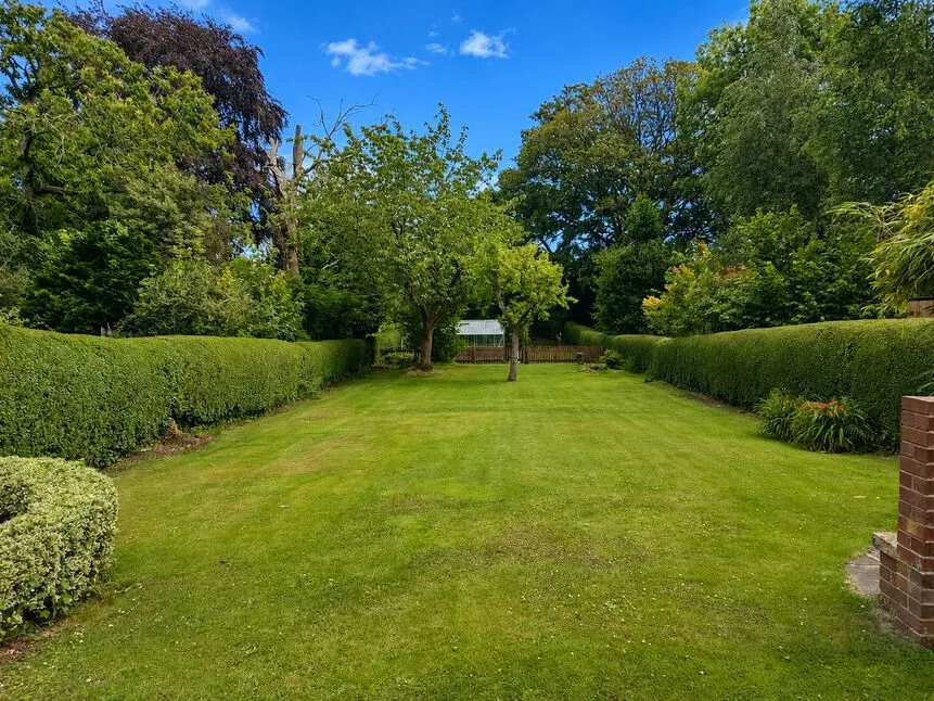 Moor Lane, SK9, photo 6