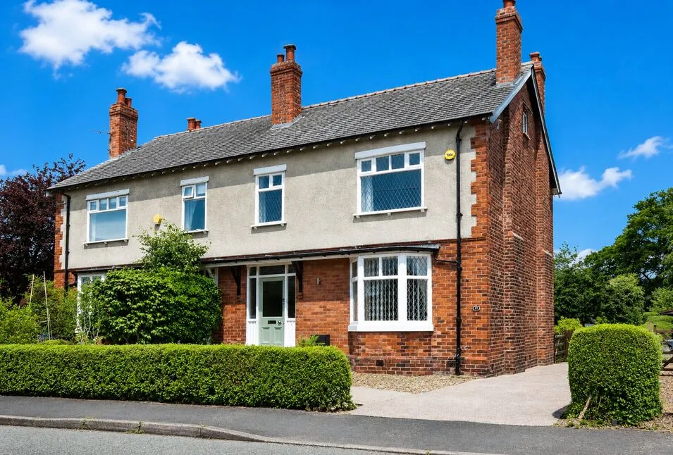 3 bed house for sale, Moor Lane, SK9