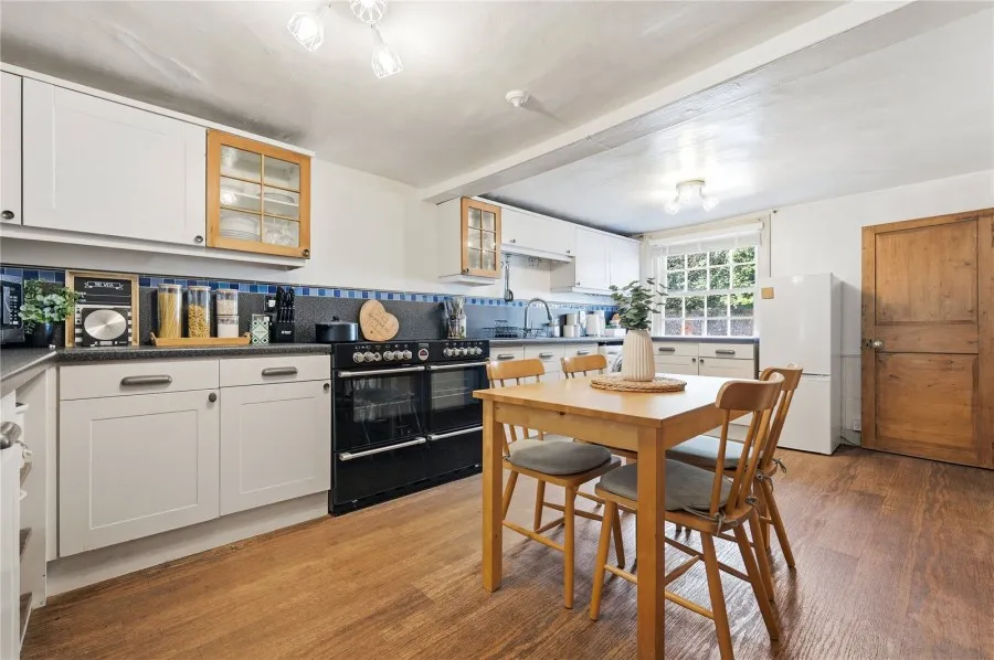 with 6 bedrooms in Stansted, CM24, photo 23