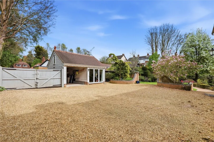 with 6 bedrooms in Stansted, CM24, photo 19
