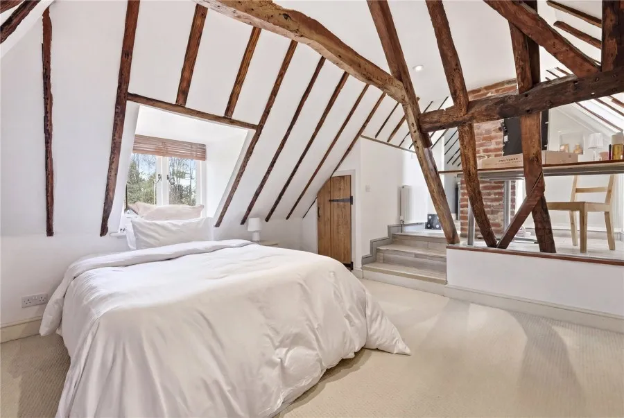 with 6 bedrooms in Stansted, CM24, photo 13