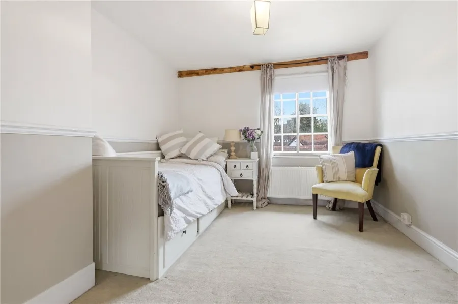 with 6 bedrooms in Stansted, CM24, photo 28
