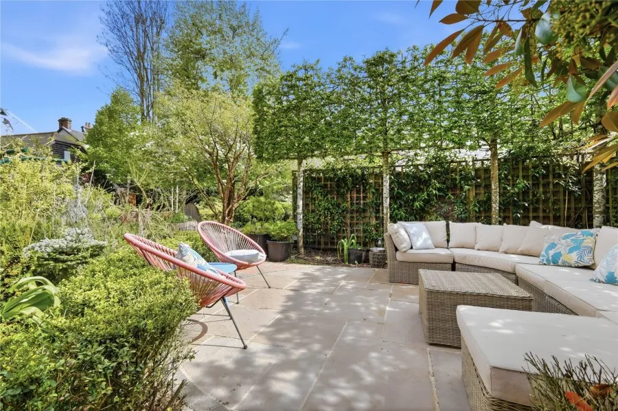 with 6 bedrooms in Stansted, CM24, photo 18