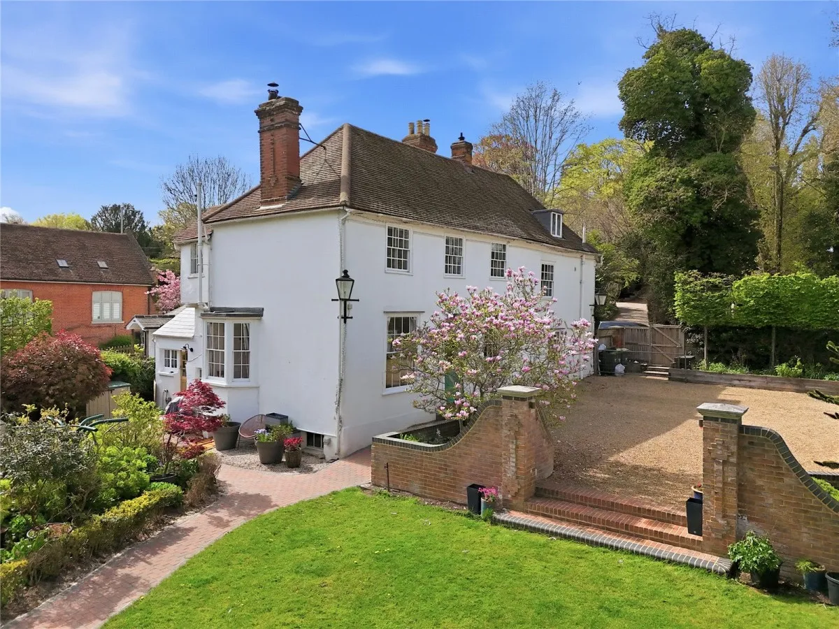 6 bed house for sale, with 6 bedrooms in Stansted, CM24