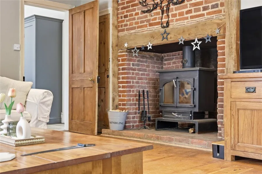with 6 bedrooms in Stansted, CM24, photo 24