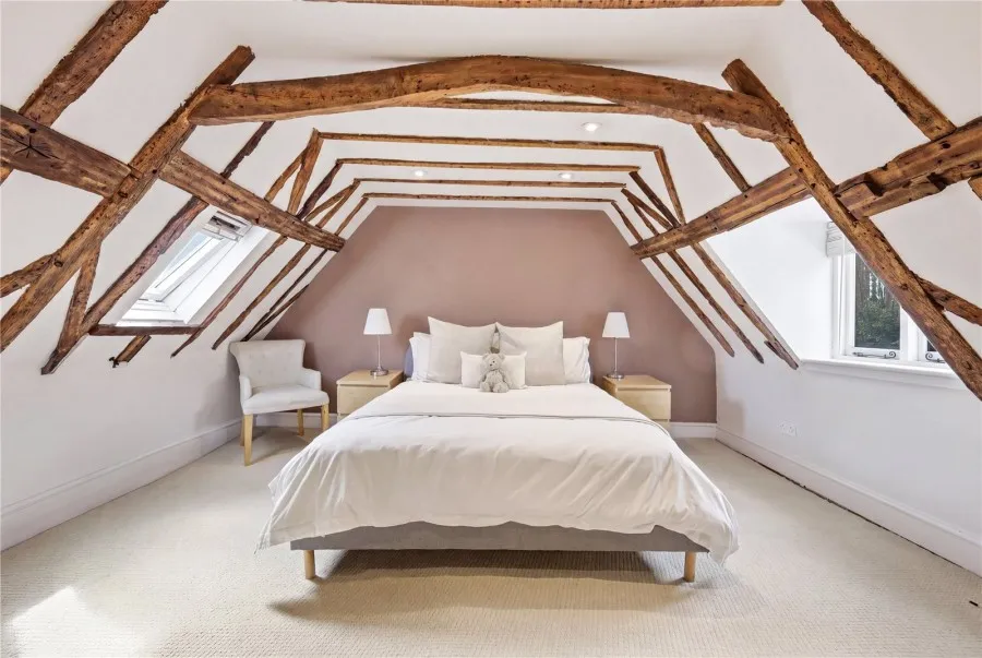 with 6 bedrooms in Stansted, CM24, photo 11