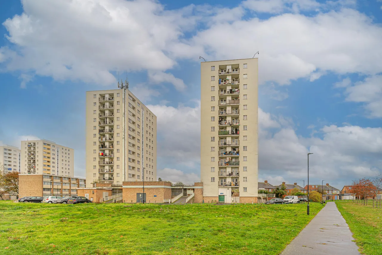 2 bed flat for sale, Exeter Road, Enfield, EN3