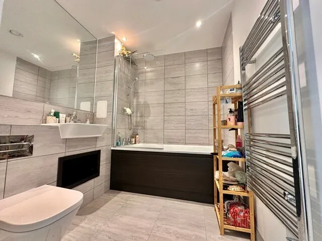 Holcombe Mansions, Barking, IG11, photo 3