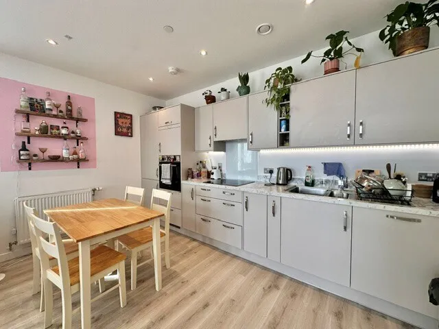 1 bed flat to rent, Holcombe Mansions, Barking, IG11