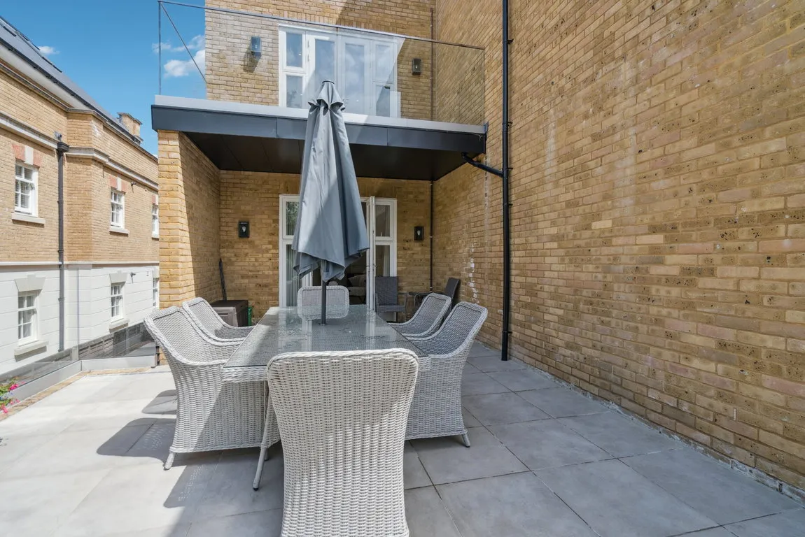 Belgrave House, Northwood, HA6, photo 13