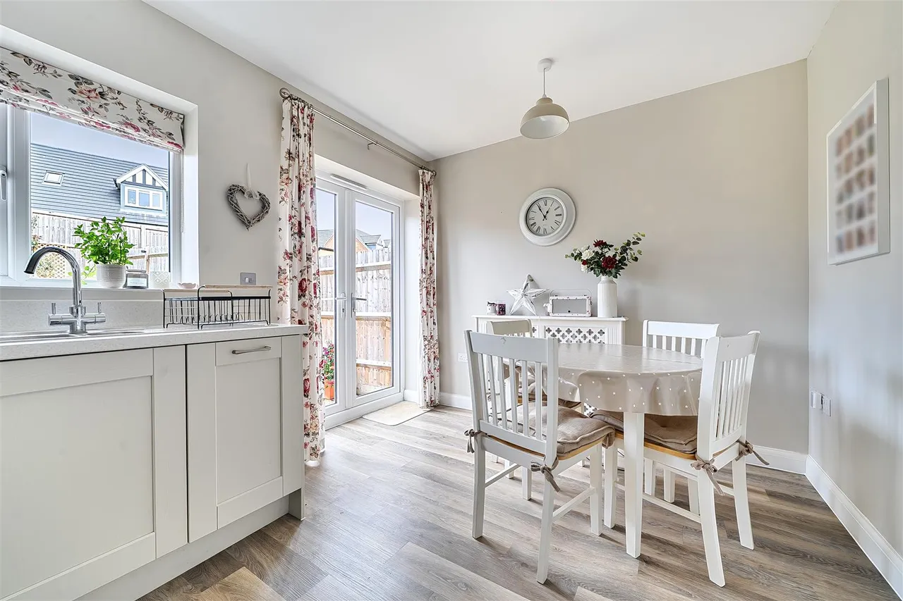 Merchant Crescent, Faringdon, SN7, photo 5