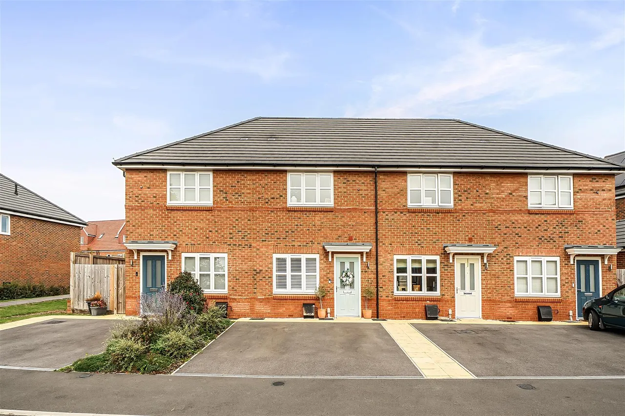 2 bed house for sale, Merchant Crescent, Faringdon, SN7