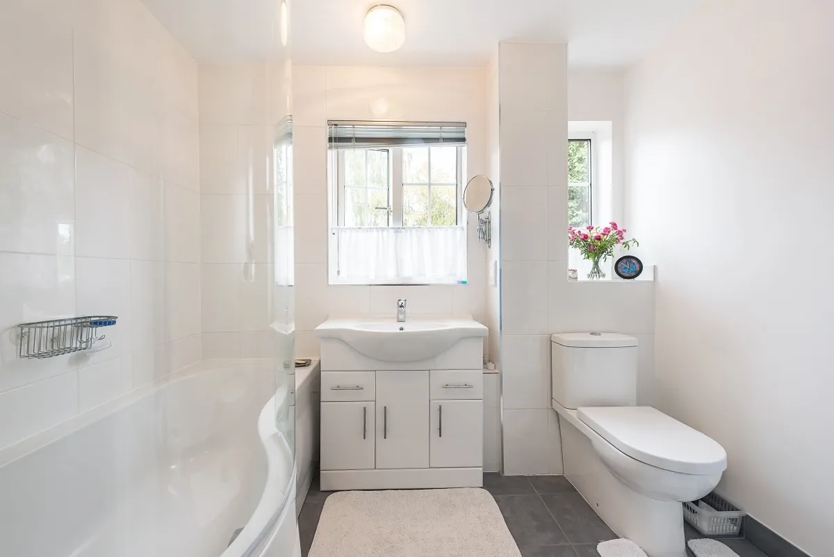 Myrtleside Close Northwood HA6, photo 6