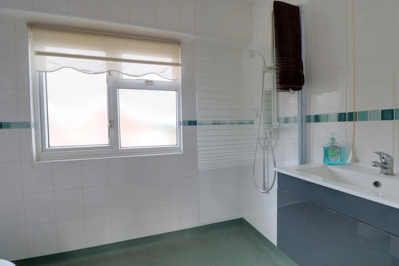 Fircroft Close, Cannock, photo 5