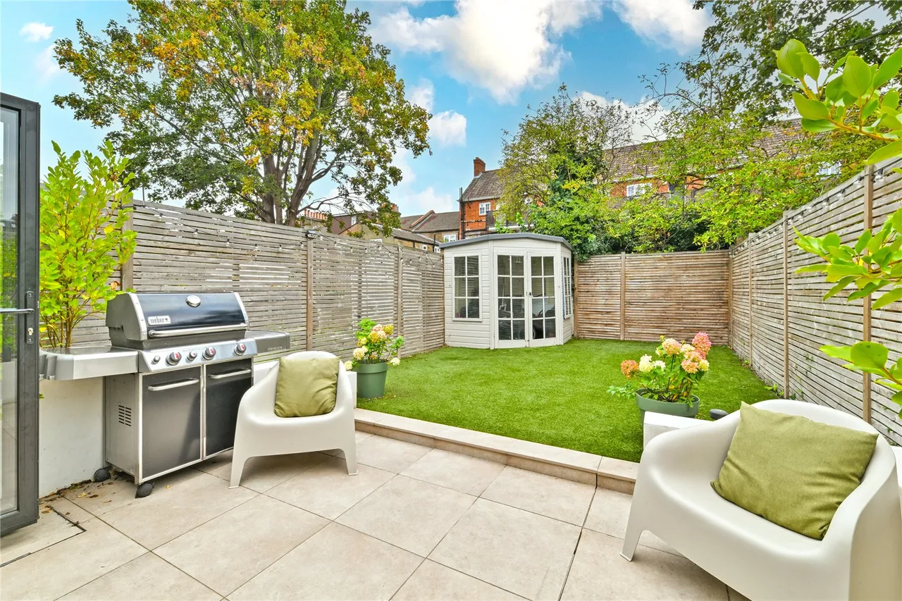 Nutcroft Road, SE15, photo 2