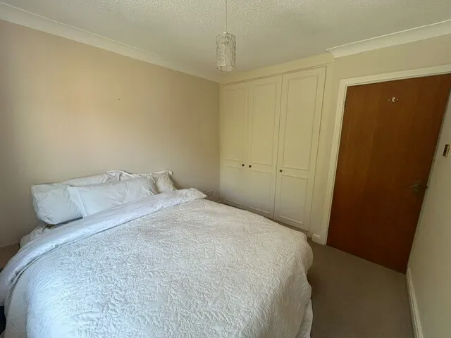 Hilltop Court, SK8, photo 8