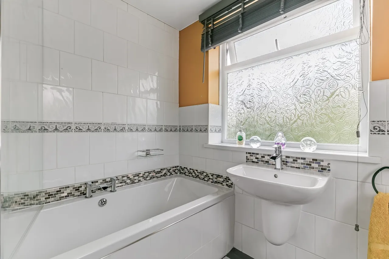 Grange Close, Ilkley, LS29, photo 18