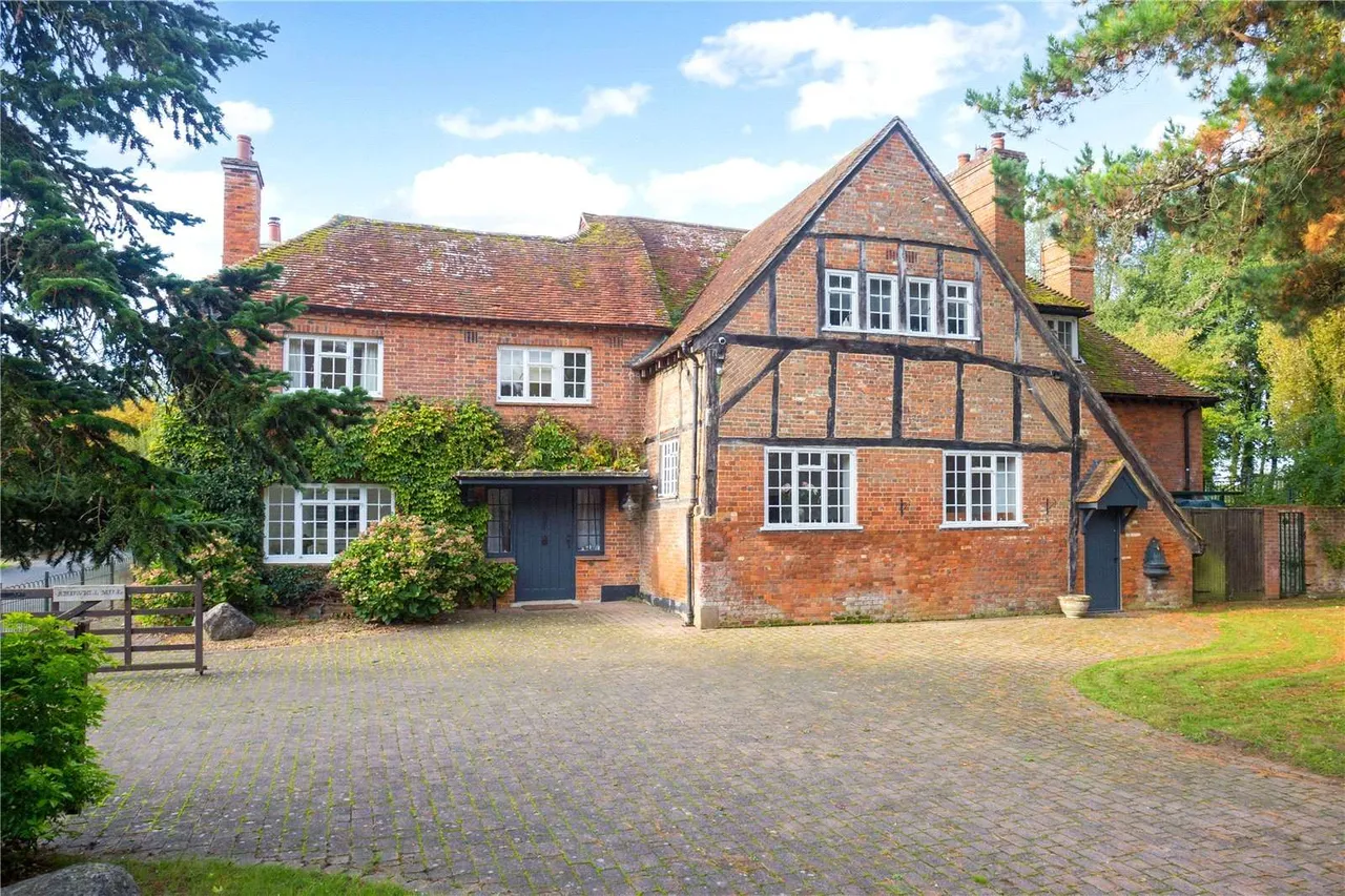 Andwell, Hook, Hampshire, RG27 9PA, photo 3