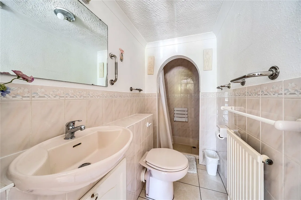 The Hurst, Winchfield, Hook, Hampshire, RG27 8DE, photo 10