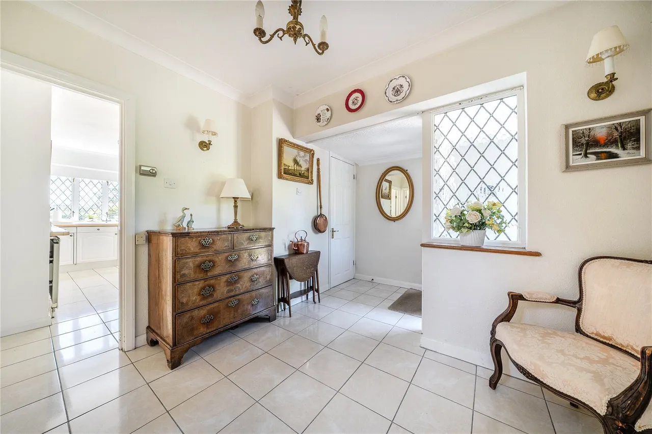 The Hurst, Winchfield, Hook, Hampshire, RG27 8DE, photo 7