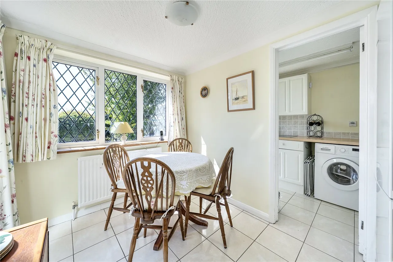 The Hurst, Winchfield, Hook, Hampshire, RG27 8DE, photo 5