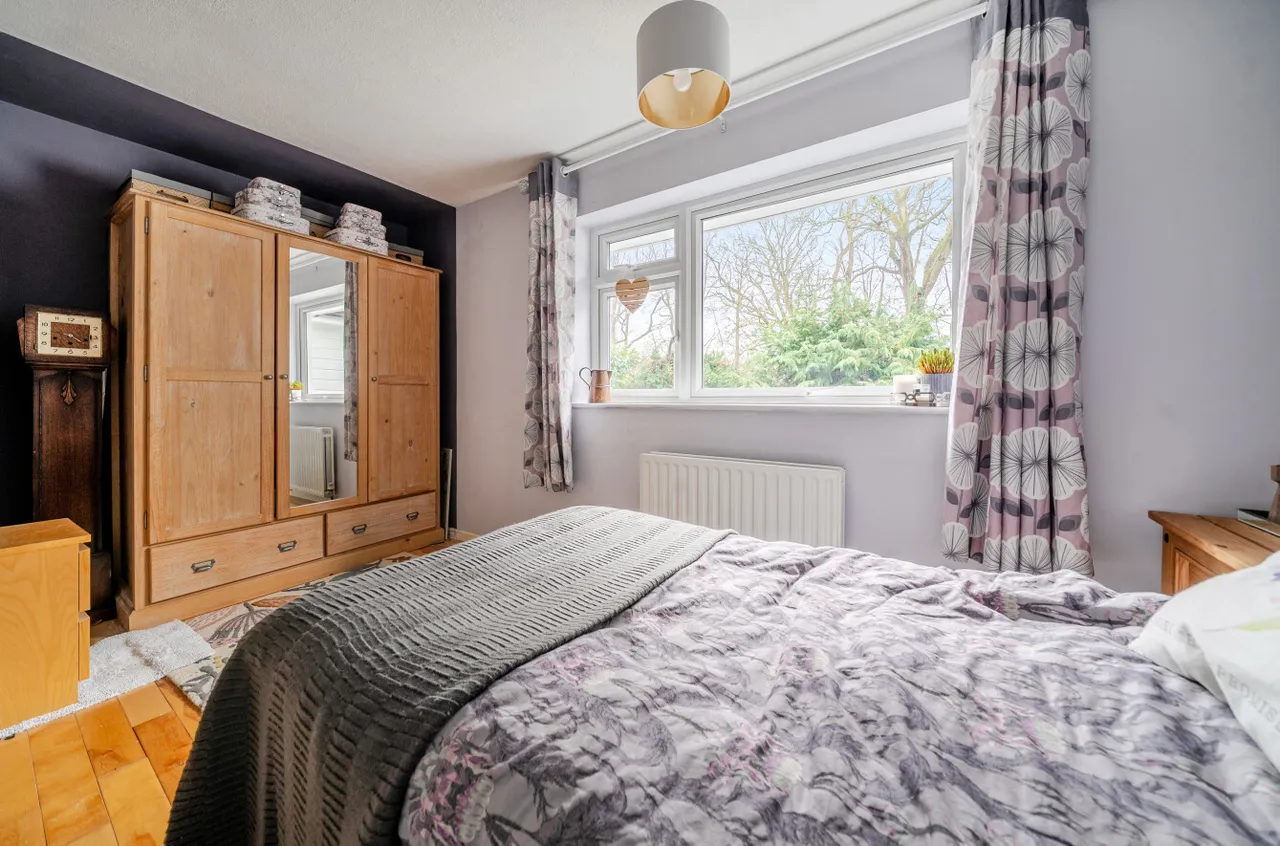 Pinewood Gardens, Bagshot, Surrey, GU19 5ES, photo 18