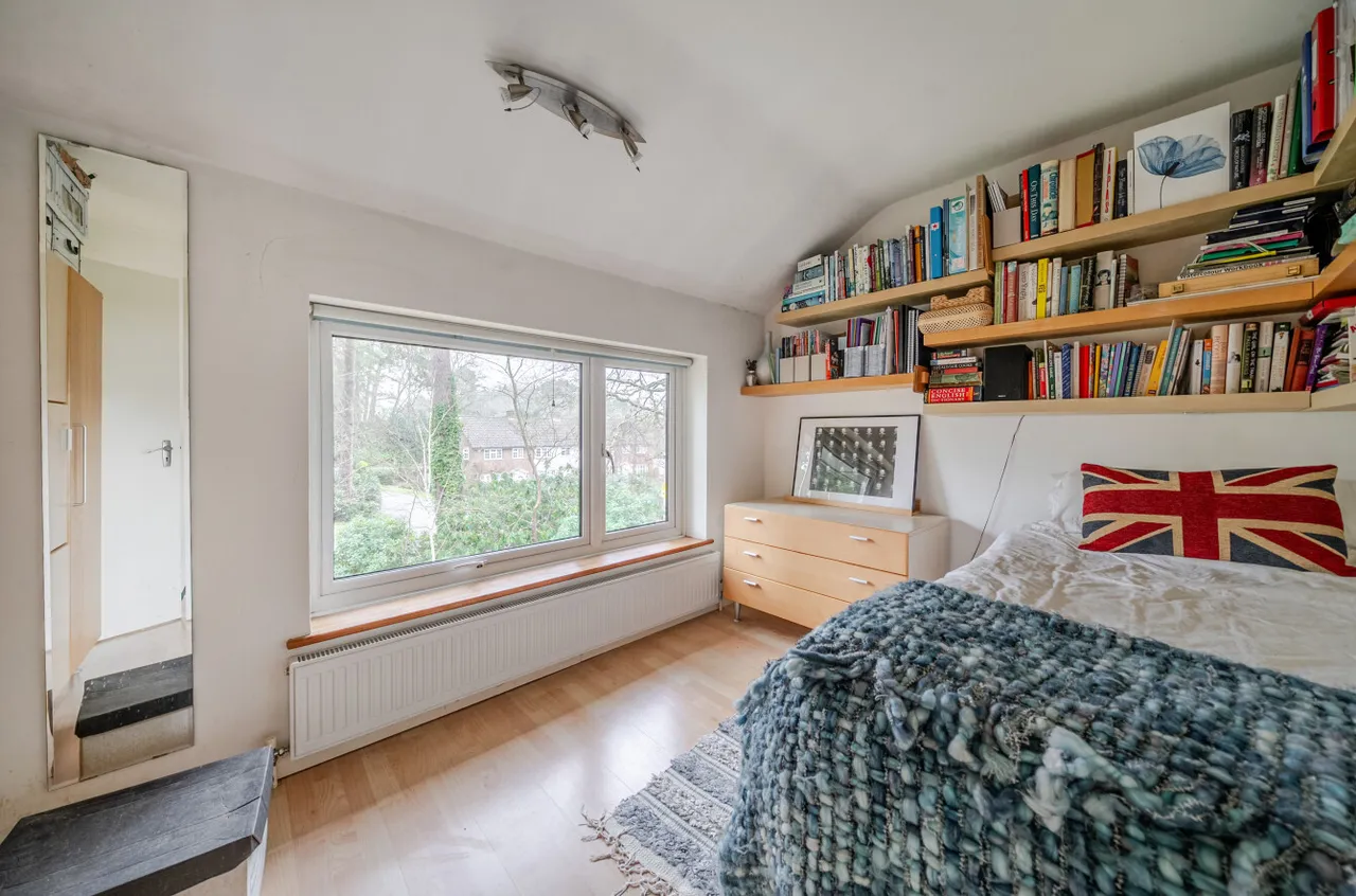 Pinewood Gardens, Bagshot, Surrey, GU19 5ES, photo 19