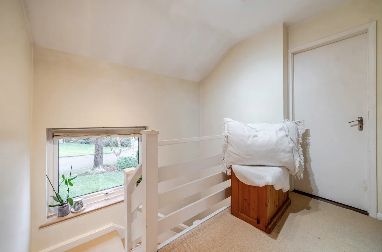 Pinewood Gardens, Bagshot, Surrey, GU19 5ES, photo 17