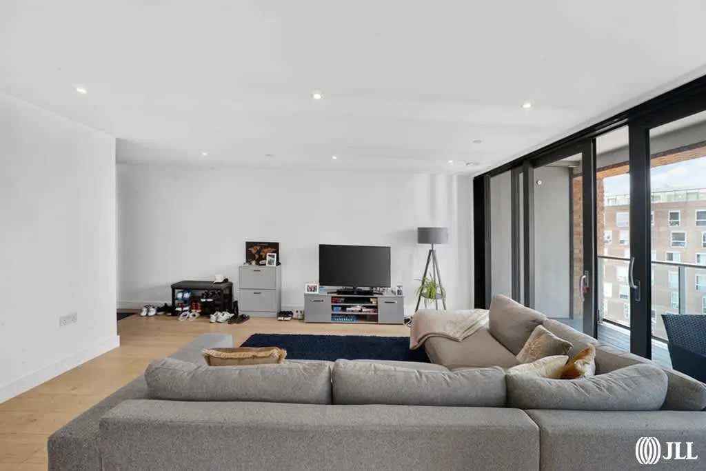 East Ferry Road, London, E14, photo 15