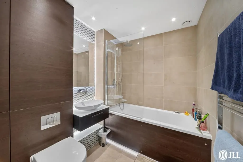 East Ferry Road, London, E14, photo 8