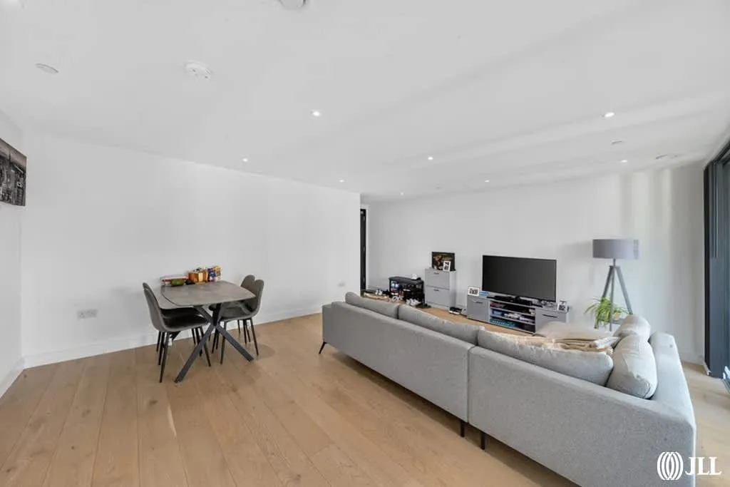 East Ferry Road, London, E14, photo 14