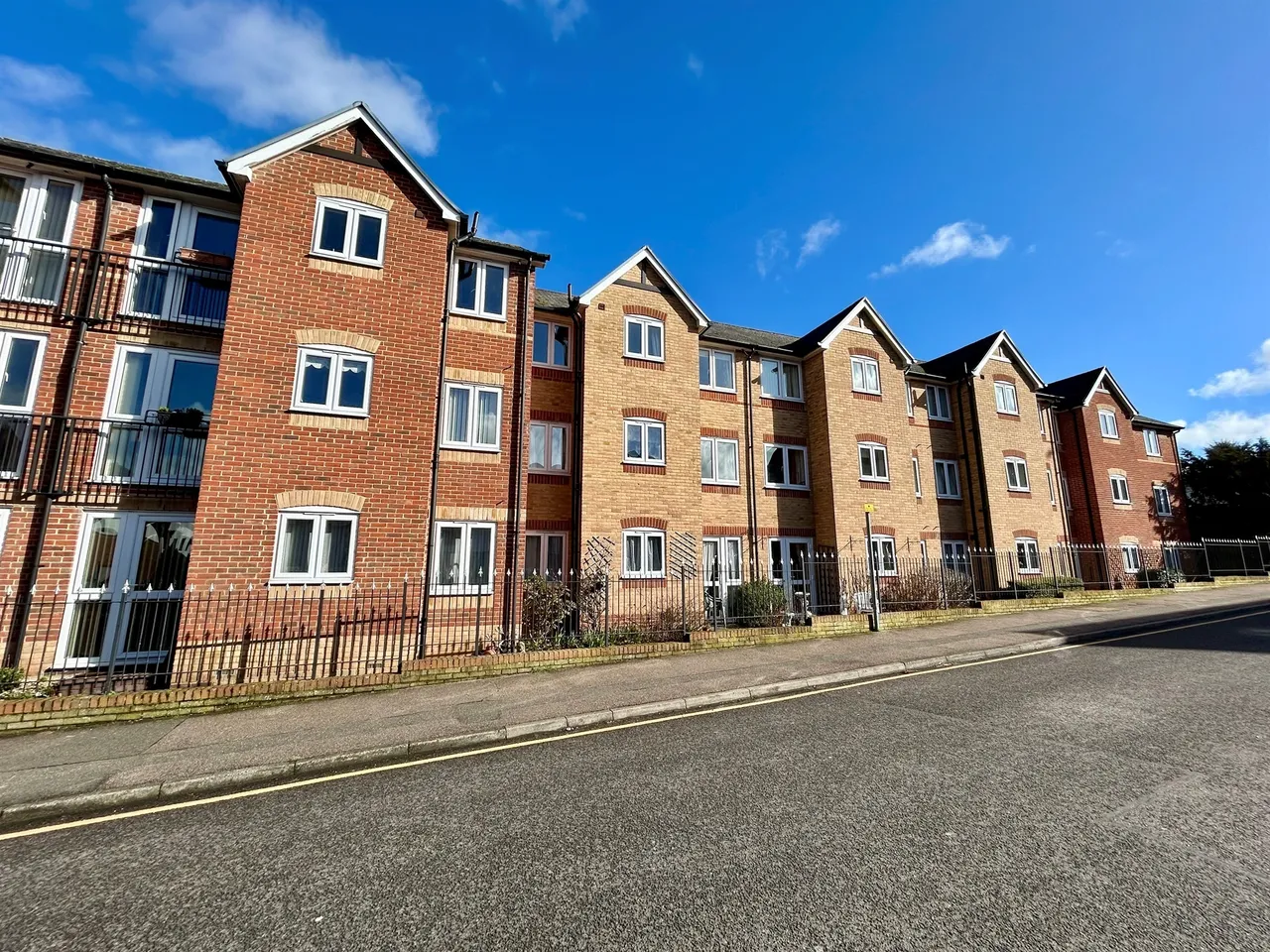 1 bed flat for sale, Station Street, Saffron Walden, CB11