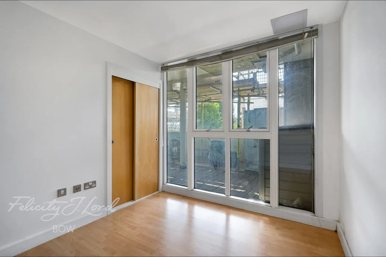 Rayleigh Road, London, photo 12
