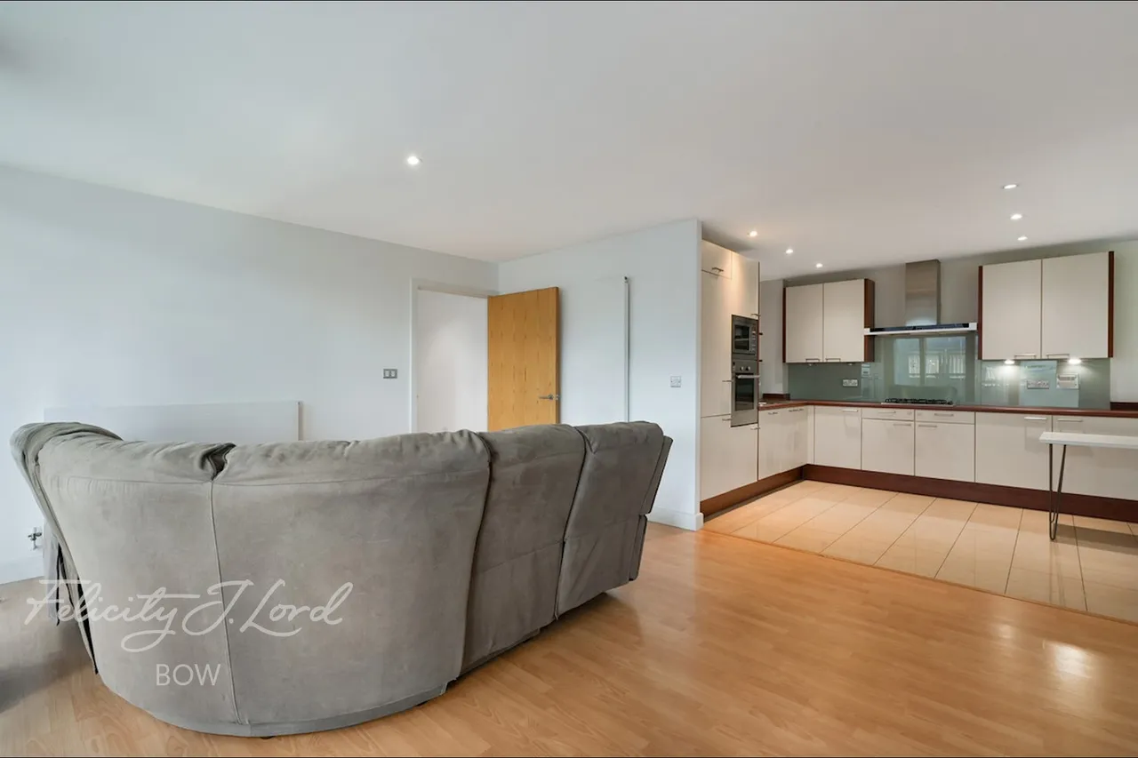 Rayleigh Road, London, photo 5