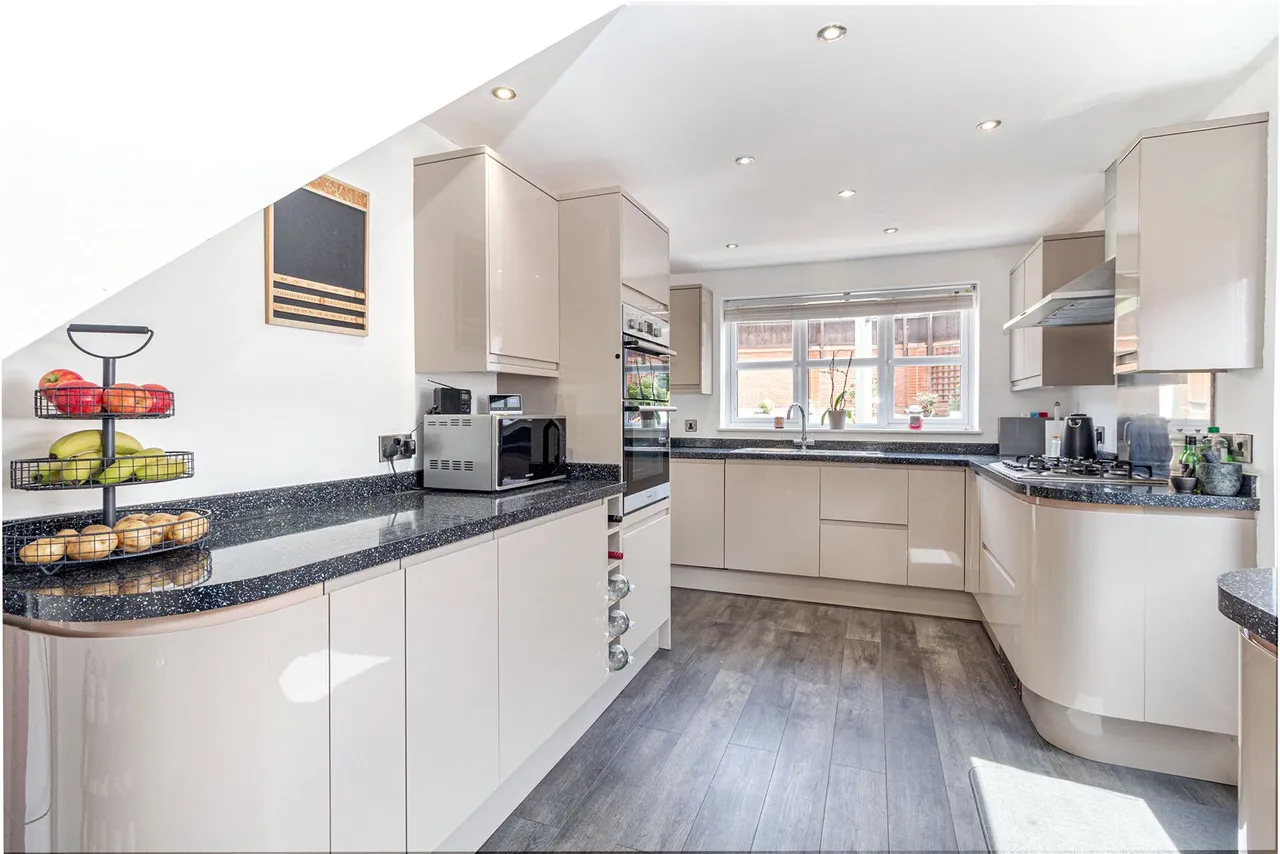 Greenford Close, Redditch, Worcestershire, B97 6TF, photo 3