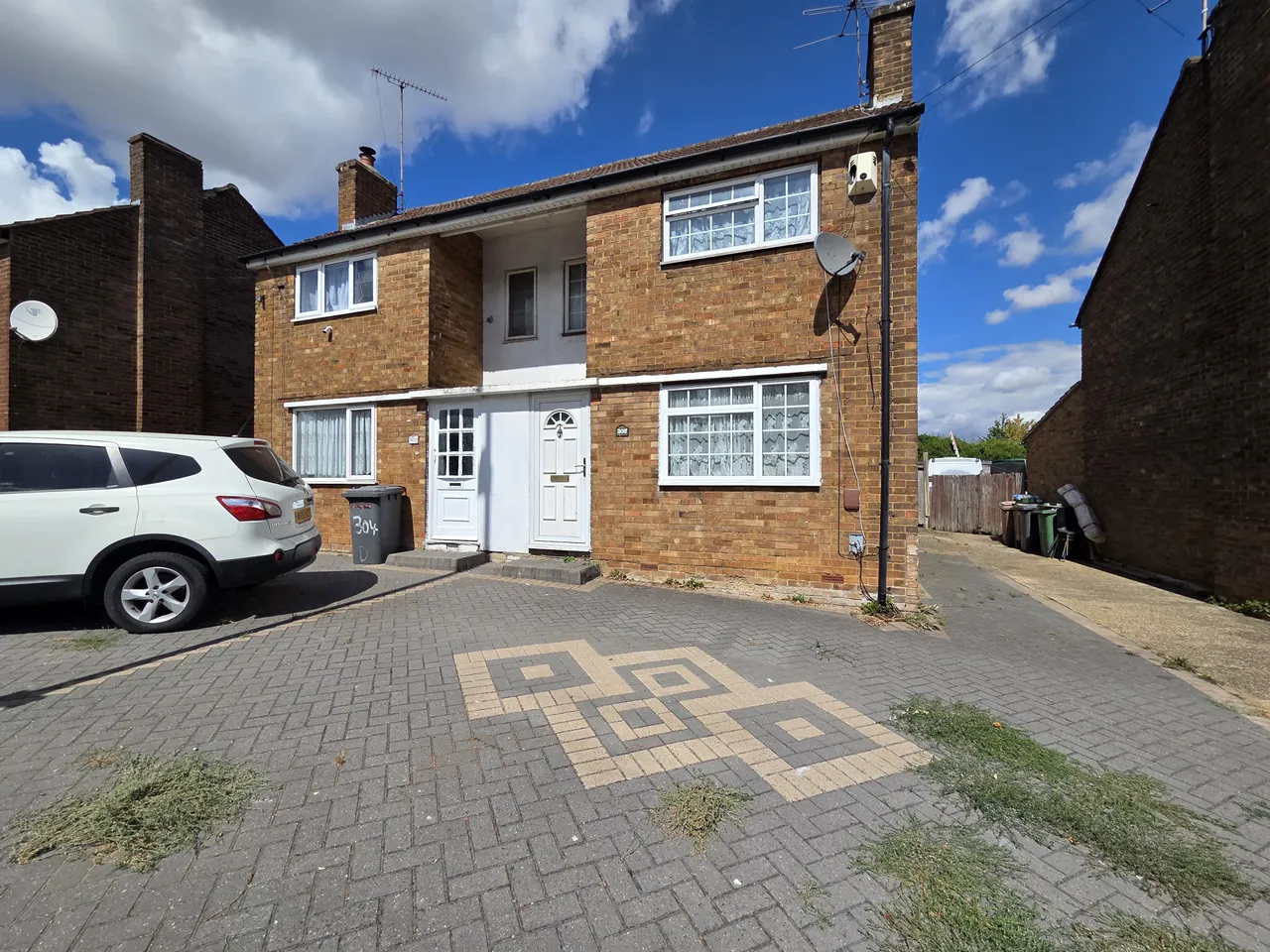 2 bed house to rent — Dallow Road, LU4